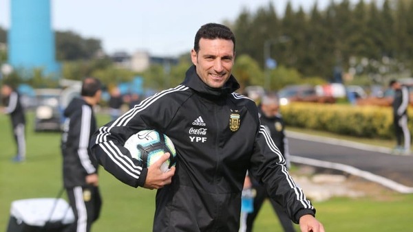 Scaloni prepara un equipo sin el astro Lionel Messi