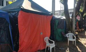 Se instalaron devuelta las carpas en el Ineram y los sillones de oxígeno a Clínicas – Prensa 5