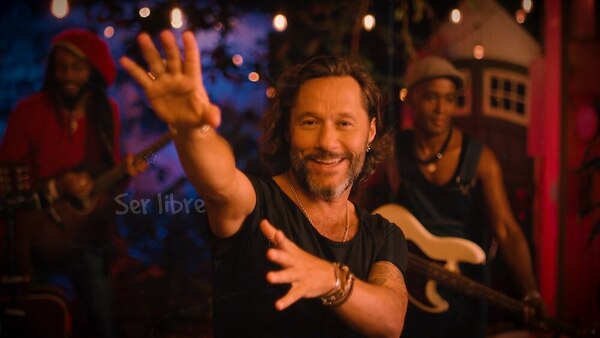 Diego Torres presenta su nuevo videoclip junto a Natiruts y Rayko B