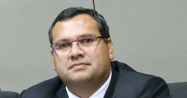 La Nación / El diputado Maidana denuncia que Giuzzio atenta contra la institucionalidad del Paraguay