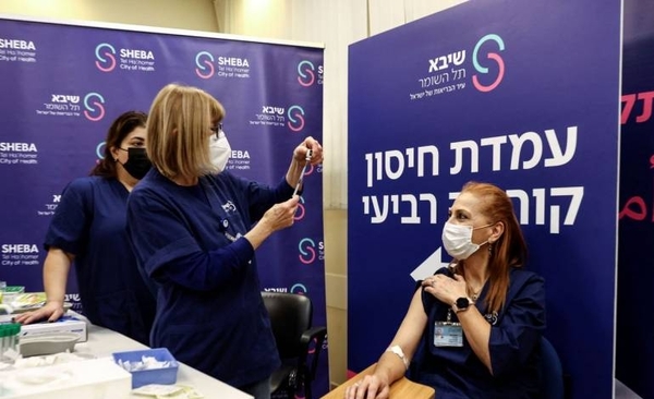 Diario HOY | Israel amplía cuarta dosis a personas de riesgo mayores de 18 años