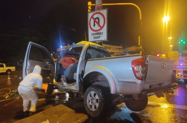 Violento choque deja a un hombre con heridas y fracturas - Nacionales - ABC Color