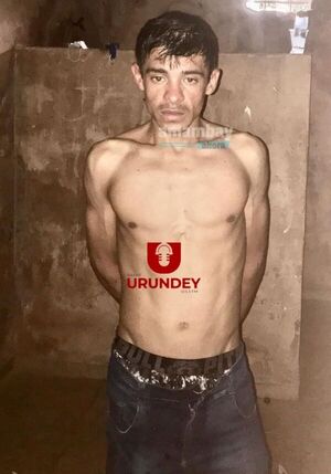 Policías sorprendieron infraganti a ladrón en un vehículo