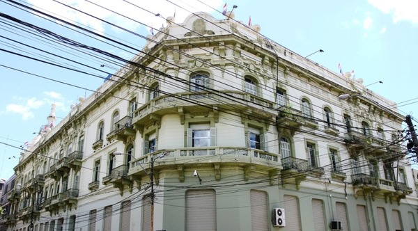 Ministerio de Hacienda dilata inversión ferroviaria