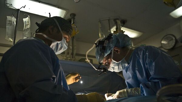 Médico cirujano pide no banalizar las cirugías estéticas