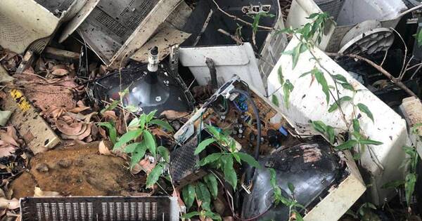 La Nación / Denuncian que restos de maquinarias y basura de todo tipo hay en predio del IPS