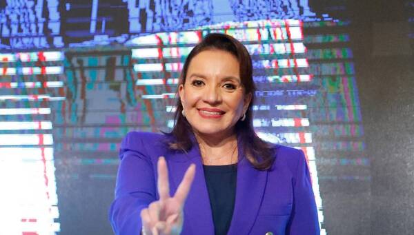 Una debilitada Xiomara Castro toma posesión como presidenta en Honduras - .::Agencia IP::.