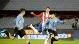 Paraguay enfrenta a Uruguay por una victoria que mantenga las chances de clasificar al Mundial