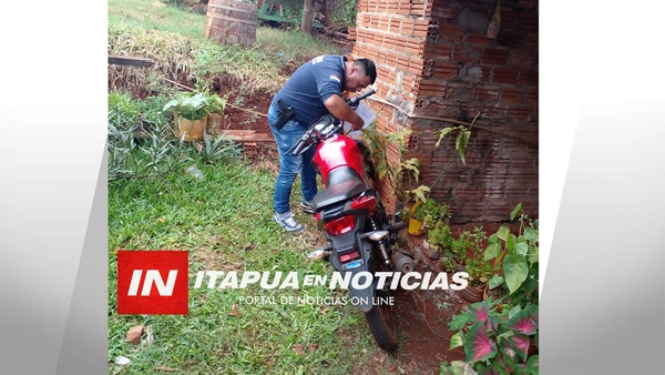 EN M. AUXILIADORA HURTARON UNA MOTOCICLETA Y LA DEJARON GUARDADA POR FALTA DE NAFTA - Itapúa Noticias