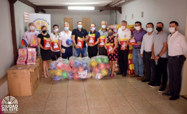 Municipalidad de CDE recibe donación de juguetes y alimentos