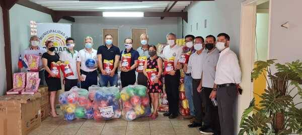 Colectividad taiwanesa dona juguetes y alimentos a la Municipalidad de CDE - La Clave