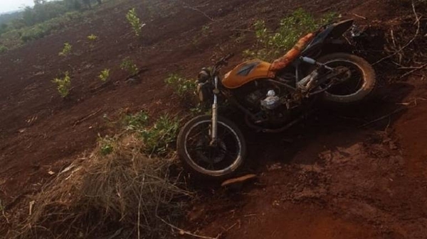 Diario HOY | Motociclista murió electrocutado por cable suelto de la ANDE
