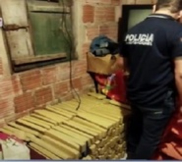 Hallan más de 200 kilos de droga en una vivienda de Amambay  - Paraguay.com