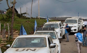 Diario HOY | Comando agrede a caravana de la ONU y quema dos vehículos en Colombia