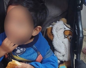 Rescatan a menor de 2 años que deambulaba por las calles