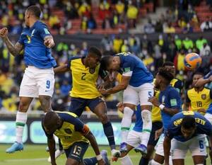 Ecuador y Brasil empatan en juego con la primera “doble expulsión”