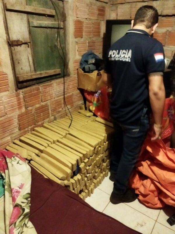 Hallan marihuana en dormitorio de una vivienda en Bella Vista Norte