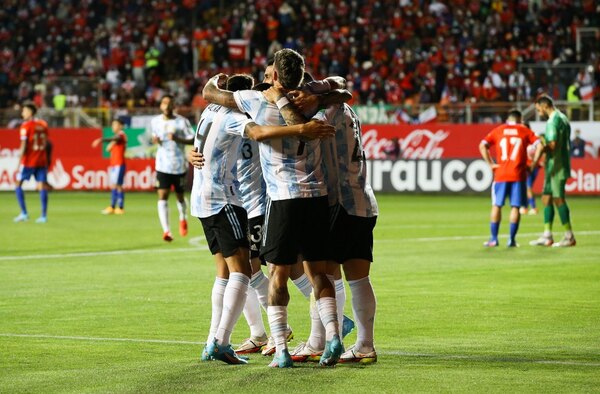 Argentina triunfa en Calama y deja a Chile con un pie fuera del mundial