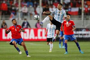 Argentina le gana con altura a Chile - Fútbol - ABC Color