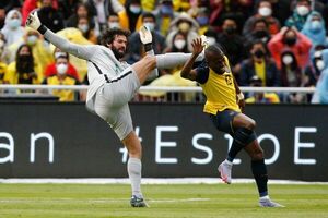 El VAR  le salva a  Brasil en Ecuador - Fútbol - ABC Color