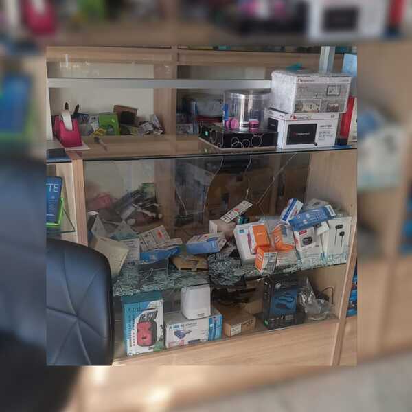 Hurtan celulares y otro equipos informáticos de un local en Pirapó Centro