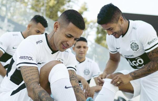 ¡El Franjeado tiene nueva indumentaria de la mano de Nike!