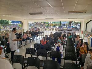 Grandes filtraciones llenaron de agua parte del Hospital Regional - ABC en el Este - ABC Color