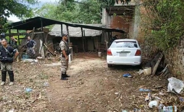 Supuestos agentes de SENAD asaltan armería en el microcentro