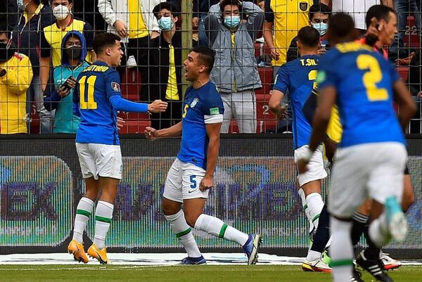 La selección brasileña descansa antes de preparar el choque contra Paraguay - Fútbol Internacional - ABC Color