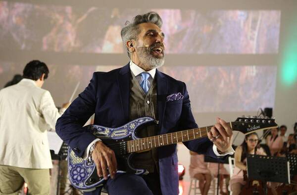 Crónica / [VIDEO] Cantante argentino, nueva víctima del Covid
