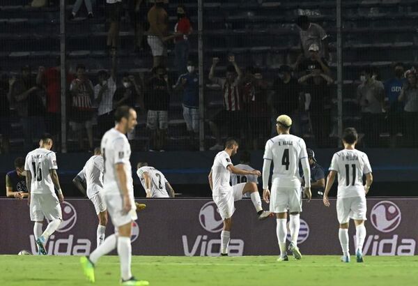Uruguay vuelve a los entrenamientos con el foco puesto en Venezuela - Fútbol Internacional - ABC Color