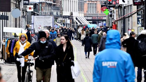Pese a las cifras récord de contagio eliminan todas las restricciones en Dinamarca - ADN Digital