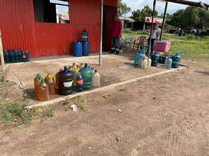 Crónica / [Video] Atropellaron comitiva fiscal y le derramaron combustible a una funcionaria