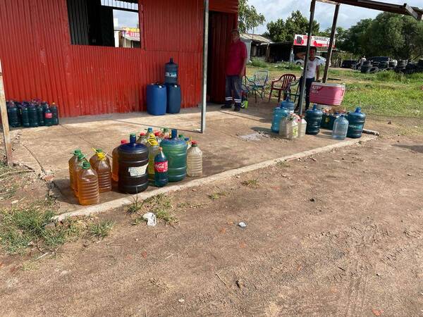Crónica / [Video] Atropellaron comitiva fiscal y le derramaron combustible a una funcionaria