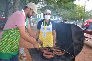 Con éxito comenzó el festival del batiburrillo, siriki y chorizo sanjuanino - Nacionales - ABC Color