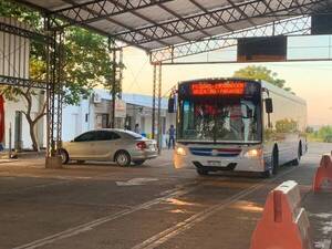 Bus internacional vuelve a pasar por Mcal. Estigarribia en el sector de la Terminal de Ómnibus