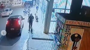 No devolvió billetera ajena y le trozaron en las redes