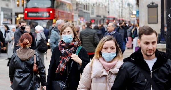 La Nación / Levantamiento de restricciones en el Reino Unido: ¿es muy pronto?