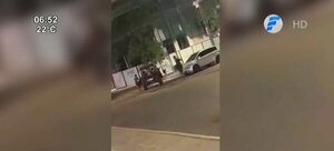 ¿Y la Policía? Rapiñan un vehículo frente a la Comandancia de la Policía Nacional | Noticias Paraguay