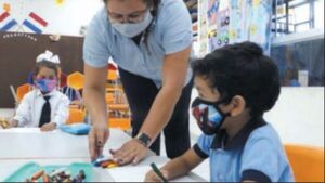 MEC abre concurso para cubrir 10.000 puestos para docentes