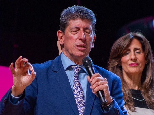 Salud no puede cobrarle al pastor Abreu, asegura asesora
