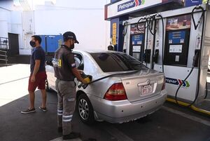 La mayoría de emblemas ya subió G. 600 el precio de los combustibles - Nacionales - ABC Color