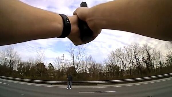 9 policías de Tennessee disparan mortalmente a un hombre que portaba un bisturí