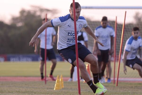 En la Albirroja, cambios atrás, en el medio y ¿ataque? - Selección Paraguaya - ABC Color