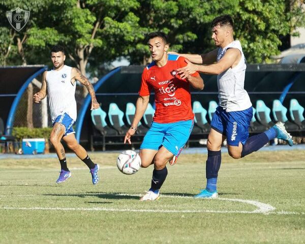 El Ciclón gana con pasos de danzarín - Fútbol - ABC Color