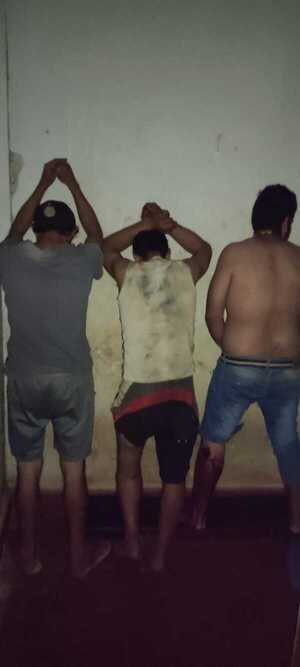 Detienen a 3 hombres tras hurto en Arroyo Pora