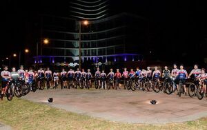 Paseo en bicicleta con “Los Pomberos” en Encarnación