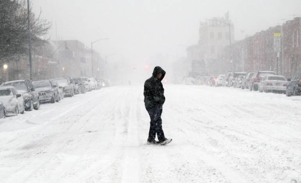 Diario HOY | "Ciclón bomba" azota duro al este de EEUU con fuertes vientos y nevadas