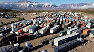 Cancillería gestiona el desplazamiento de camioneros en frontera entre Argentina y Chile