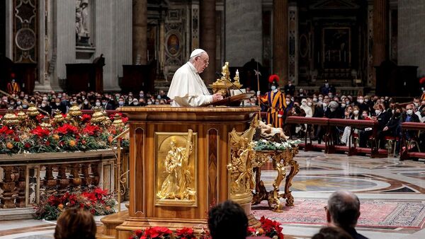 Papa Francisco dice que la pandemia no justifica la inseguridad laboral